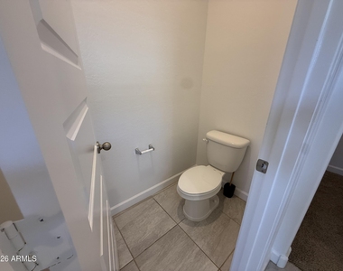 1723 W Sombra Avenue - Photo Thumbnail 20