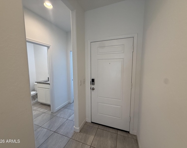 1723 W Sombra Avenue - Photo Thumbnail 2