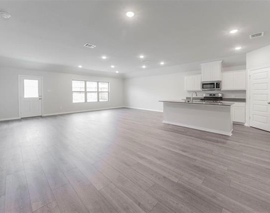 540 Brook View Drive - Photo Thumbnail 3