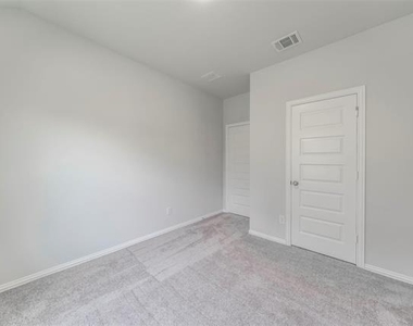 540 Brook View Drive - Photo Thumbnail 17