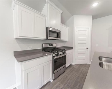 540 Brook View Drive - Photo Thumbnail 4