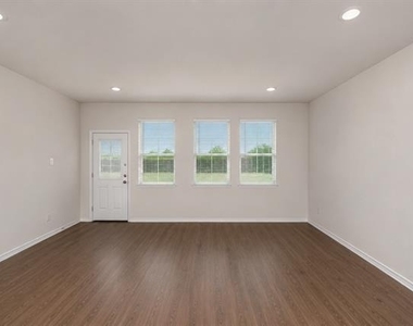 725 Cloverwood Drive - Photo Thumbnail 11