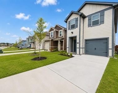 725 Cloverwood Drive - Photo Thumbnail 2