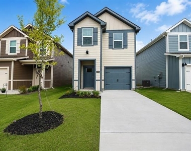 725 Cloverwood Drive - Photo Thumbnail 1