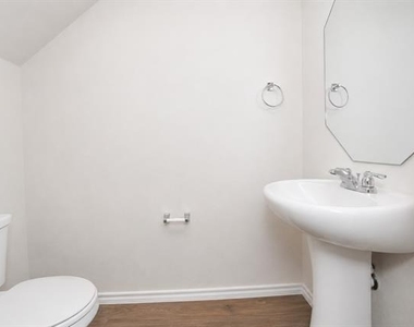 725 Cloverwood Drive - Photo Thumbnail 8