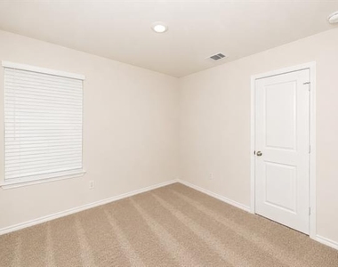 725 Cloverwood Drive - Photo Thumbnail 23