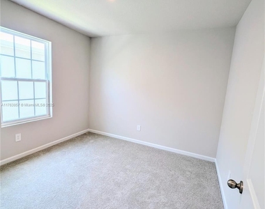 285 Raspberry Road - Photo Thumbnail 8