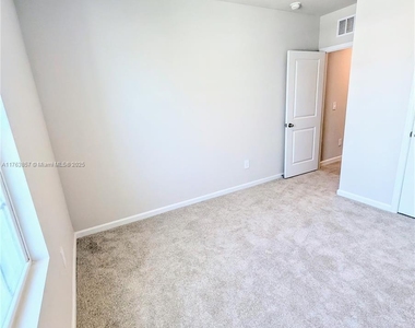 285 Raspberry Road - Photo Thumbnail 15