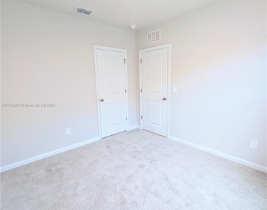 285 Raspberry Road - Photo Thumbnail 9