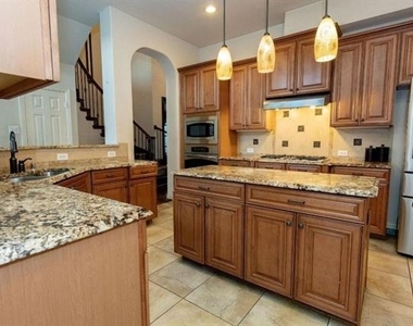 11956 Grandview Drive - Photo Thumbnail 5