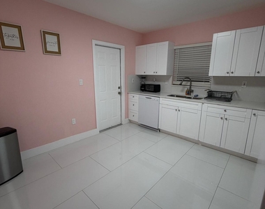 1700 Ne 146th Street - Photo Thumbnail 5