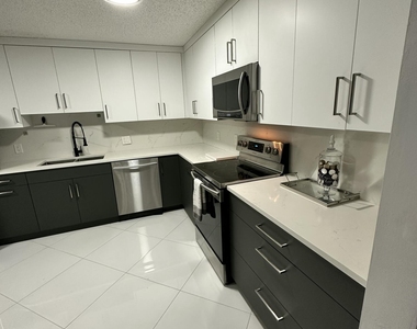 4823 Nw 9th Avenue - Photo Thumbnail 8