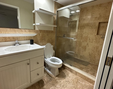 4823 Nw 9th Avenue - Photo Thumbnail 4