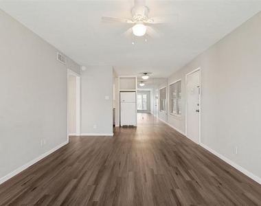 4206 Newton Avenue - Photo Thumbnail 1