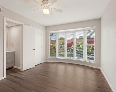 4206 Newton Avenue - Photo Thumbnail 5
