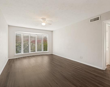 4206 Newton Avenue - Photo Thumbnail 4