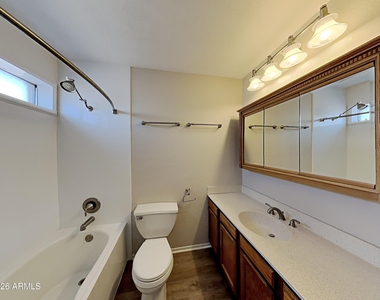 521 E Rosemonte Drive - Photo Thumbnail 10