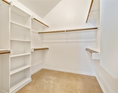2527 Appaloosa Lane - Photo Thumbnail 16