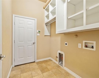 2527 Appaloosa Lane - Photo Thumbnail 20
