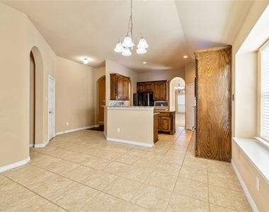 2527 Appaloosa Lane - Photo Thumbnail 6