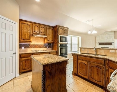 2527 Appaloosa Lane - Photo Thumbnail 5