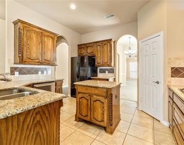 2527 Appaloosa Lane - Photo Thumbnail 4