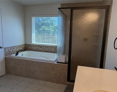 1001 Meadow Creek Drive - Photo Thumbnail 23