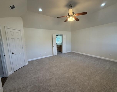 1001 Meadow Creek Drive - Photo Thumbnail 21
