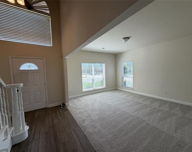 1001 Meadow Creek Drive - Photo Thumbnail 11