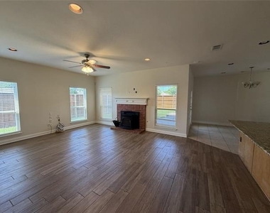 1001 Meadow Creek Drive - Photo Thumbnail 18