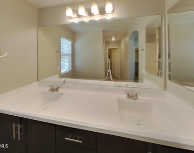 12562 W Gentle Rain Road - Photo Thumbnail 7
