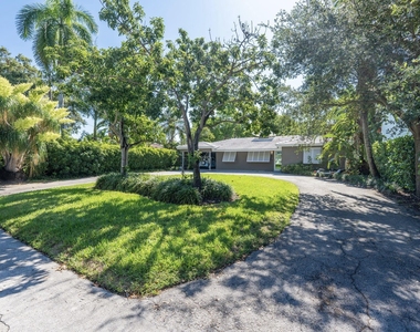 224 N Gordon Road - Photo Thumbnail 3