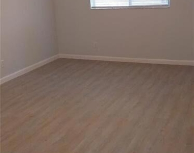 9933 Westview Drive - Photo Thumbnail 7
