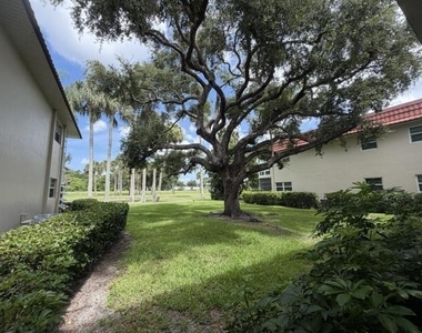 16 Vista Palm Lane - Photo Thumbnail 18