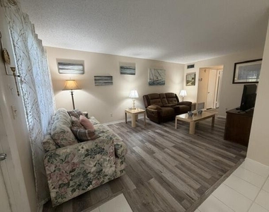 16 Vista Palm Lane - Photo Thumbnail 6