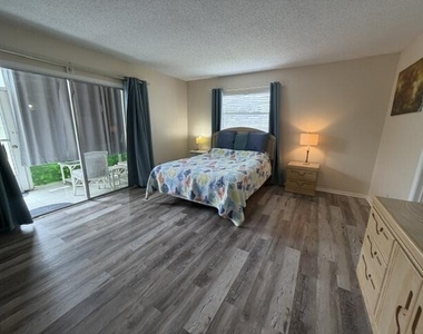 16 Vista Palm Lane - Photo Thumbnail 3