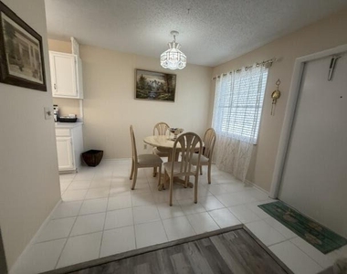16 Vista Palm Lane - Photo Thumbnail 16