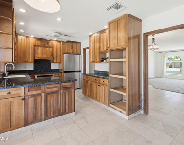 6503 S Bonarden Lane - Photo Thumbnail 7