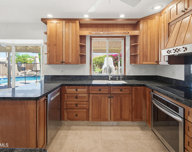 6503 S Bonarden Lane - Photo Thumbnail 5