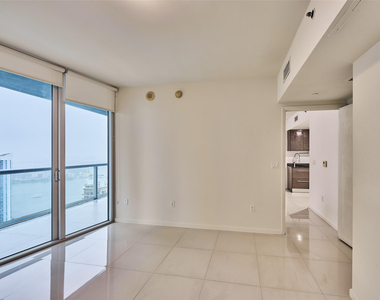 495 Brickell Avenue - Photo Thumbnail 32