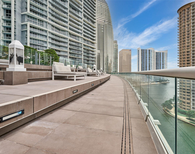 495 Brickell Avenue - Photo Thumbnail 1