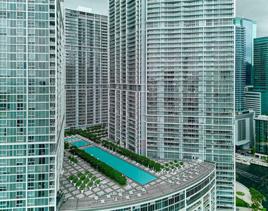 495 Brickell Avenue - Photo Thumbnail 45