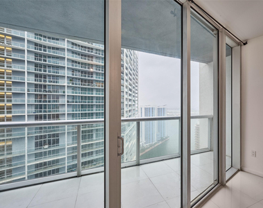 495 Brickell Avenue - Photo Thumbnail 25
