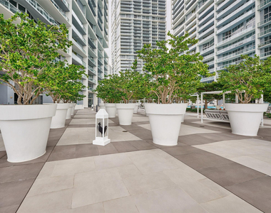 495 Brickell Avenue - Photo Thumbnail 7