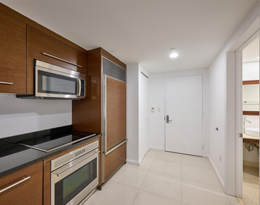 495 Brickell Avenue - Photo Thumbnail 19