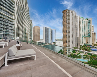 495 Brickell Avenue - Photo Thumbnail 4