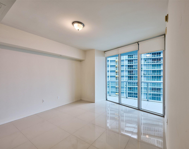 495 Brickell Avenue - Photo Thumbnail 29