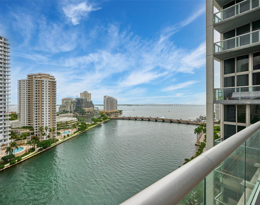 495 Brickell Avenue - Photo Thumbnail 5