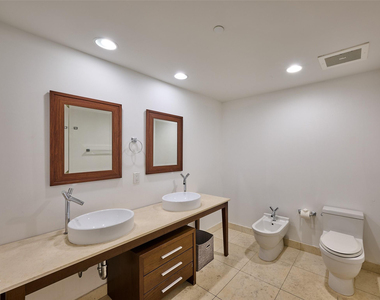 495 Brickell Avenue - Photo Thumbnail 13