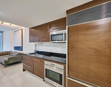 495 Brickell Avenue - Photo Thumbnail 21